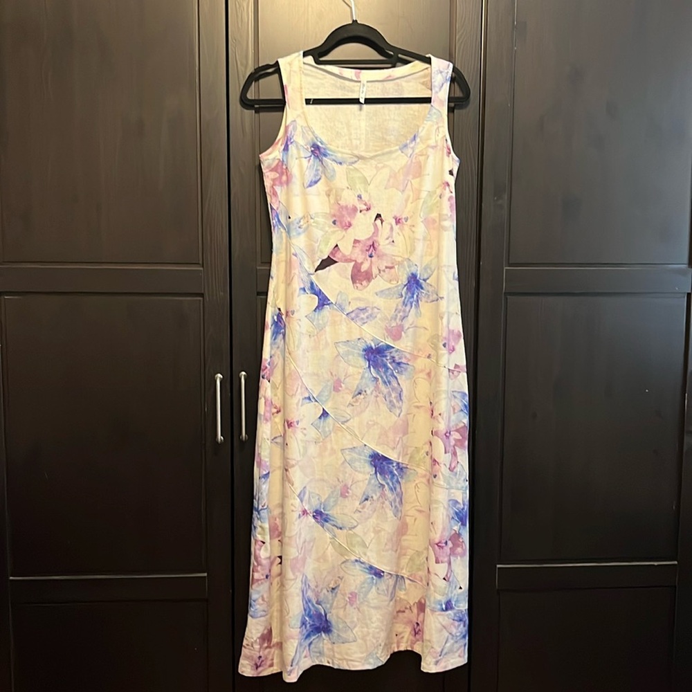 Flattering Floral Maxi Dress – Lightweight, Flowing & Summer-Ready (Fits S) - Picture 2 of 4